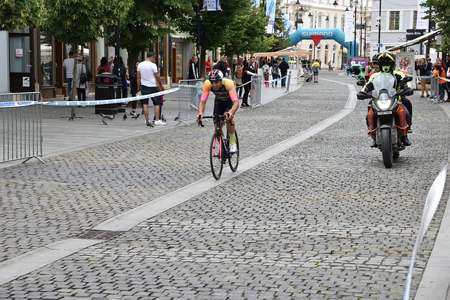 使比賽臨時 使比賽臨時